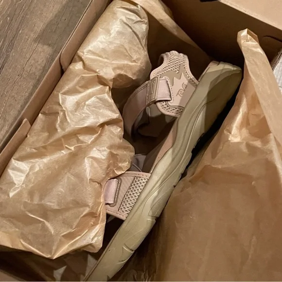 Teva Zymic Sandal NWT
